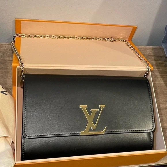 Louis Vuitton Louise Chain GM - Picture 4 of 15